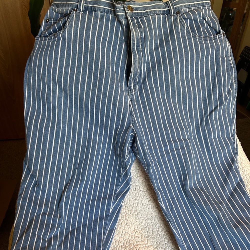 Denim & Co. Blue and White Striped Capris